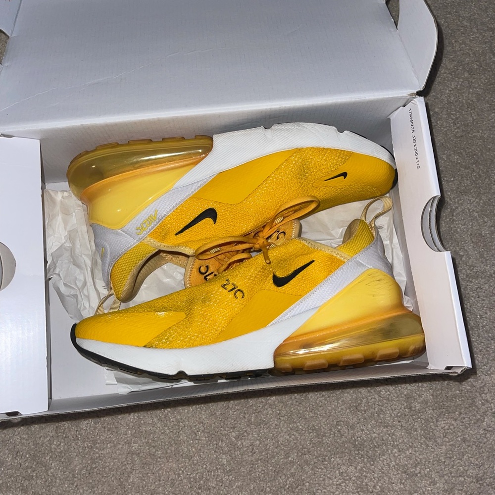 Women’s Nike shoes